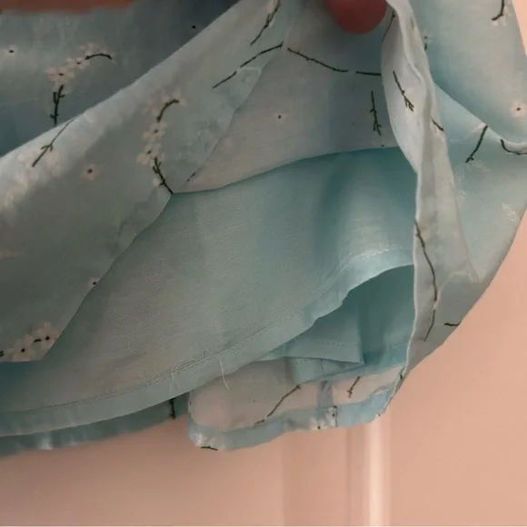 Vineyard Vines Ruffle-Neck Blouse Light Blue V neck - Picture 5 of 7